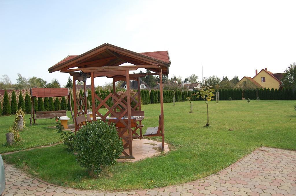 Mediterran Vendeghaz Nagyatád Exterior foto
