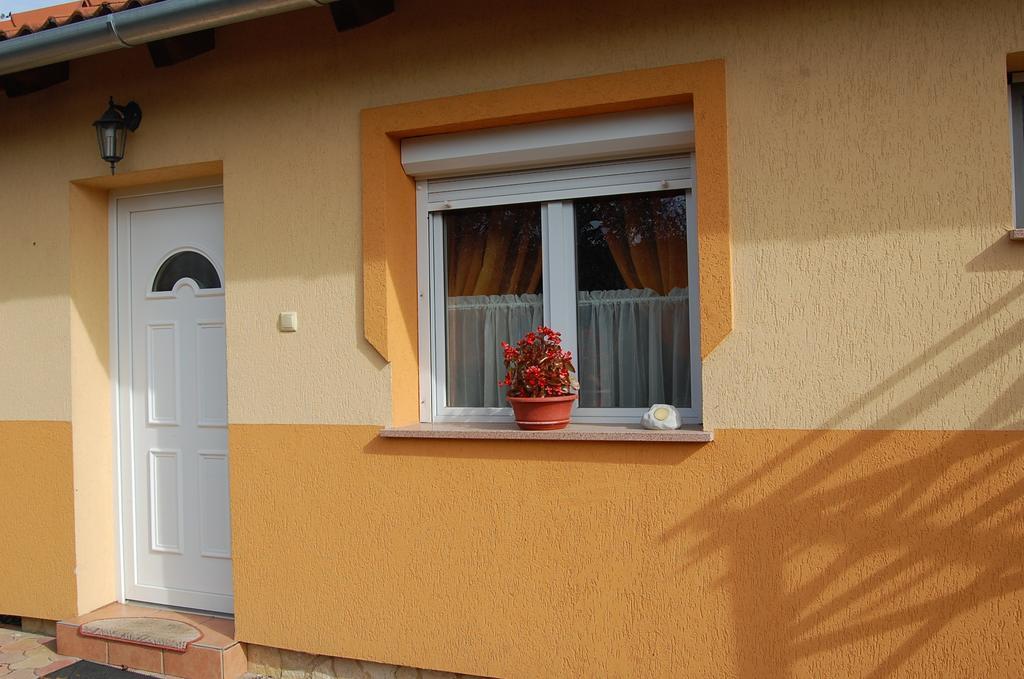 Mediterran Vendeghaz Nagyatád Exterior foto